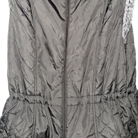 Reversible vest  - Picture 11 of 15